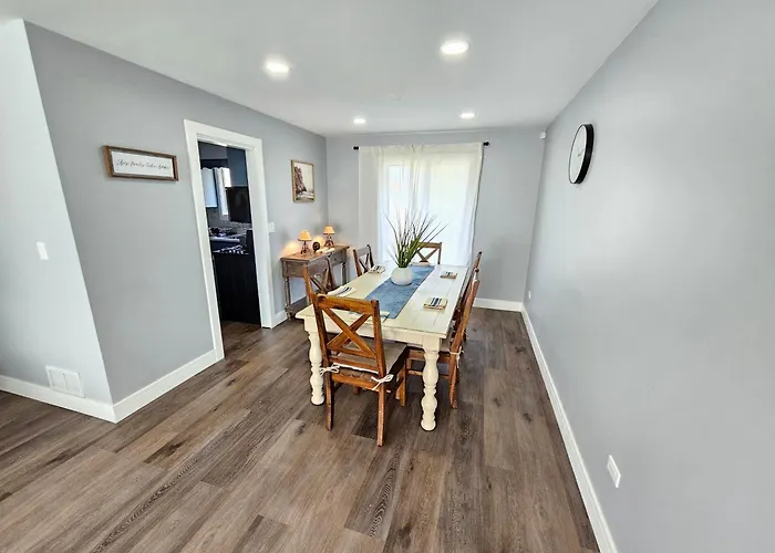 Modern 4br Near Six Flags & Naval Base *